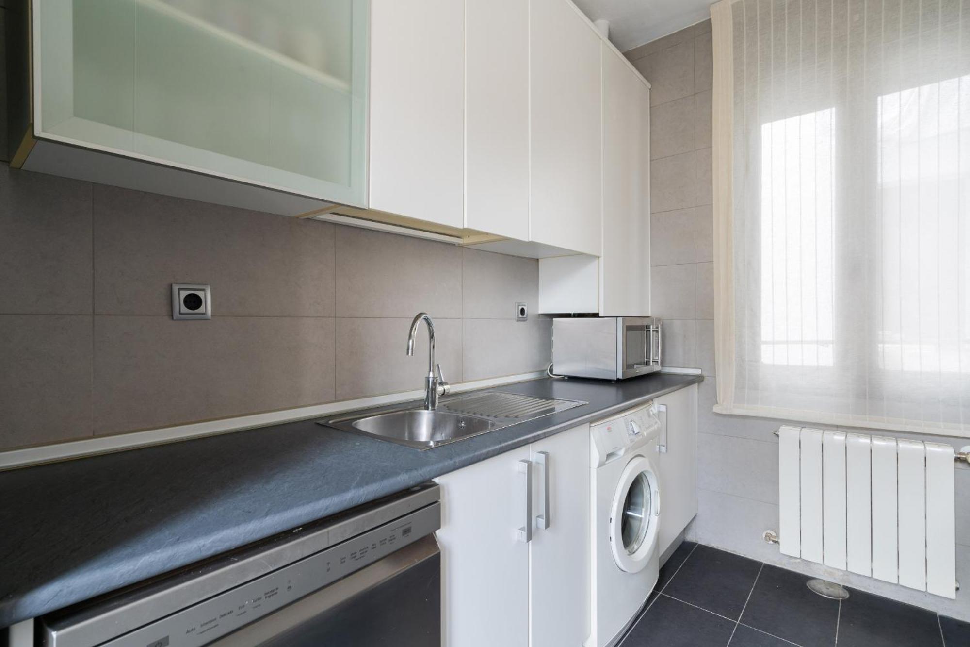 Apartamento Exterior En Lavapies Alquiler Temporal มาดริด ภายนอก รูปภาพ