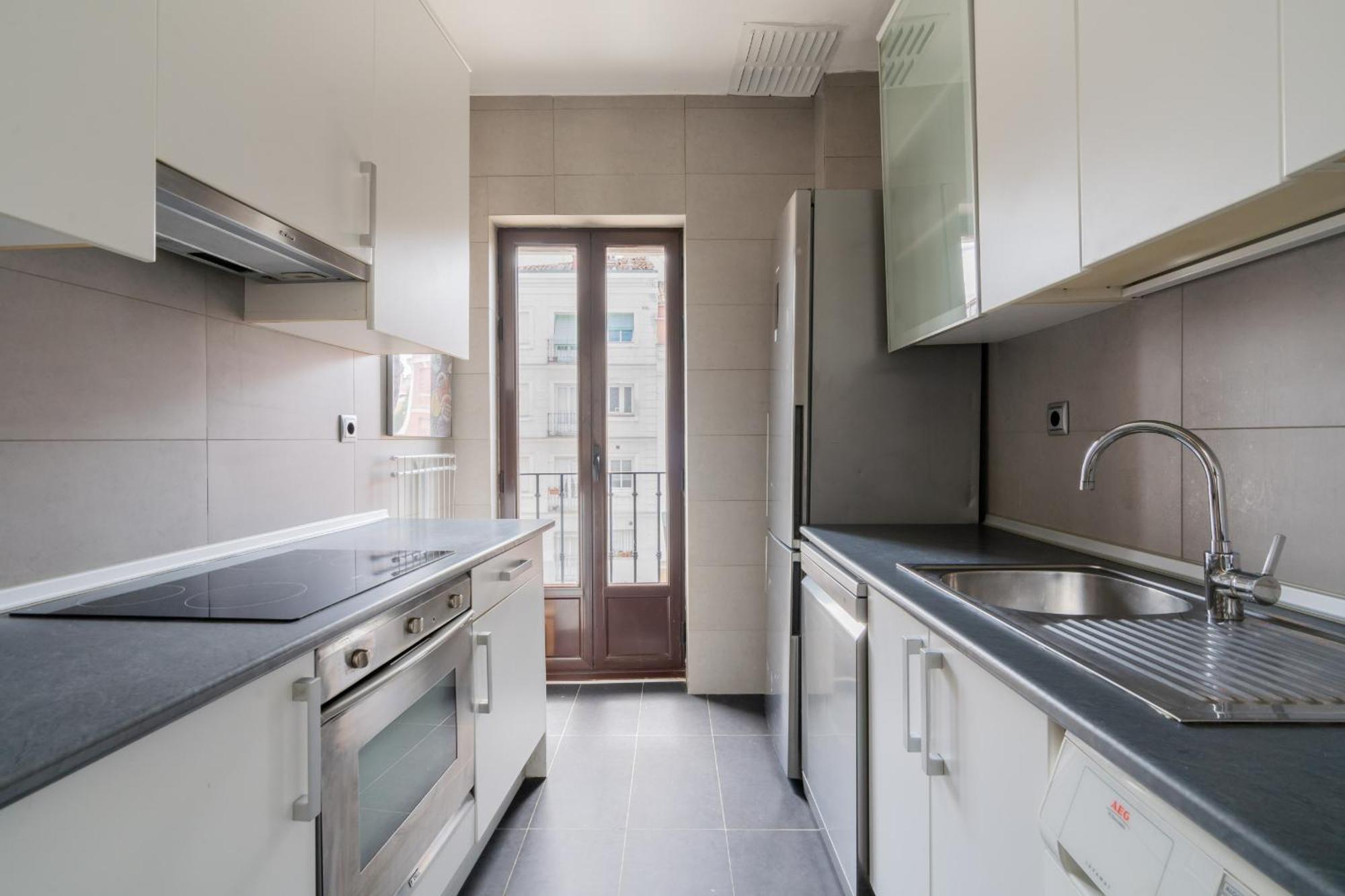 Apartamento Exterior En Lavapies Alquiler Temporal มาดริด ภายนอก รูปภาพ